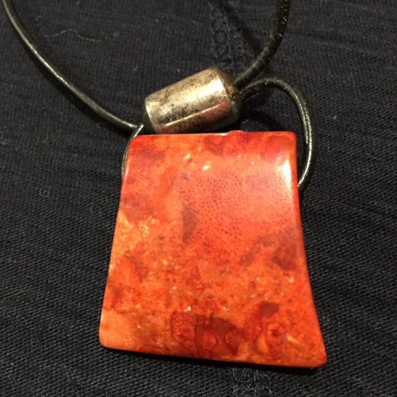 RED GEMSTONE WITH BLACK STRING NECKLACES - Picture 1 of 6